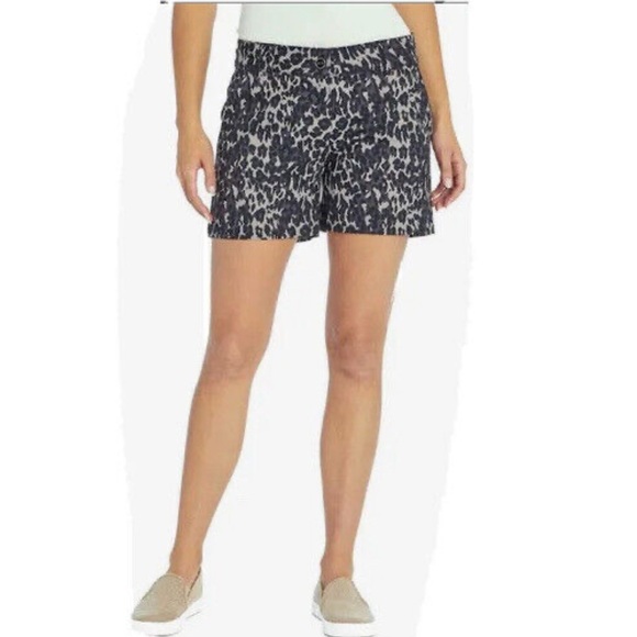 Isaac Mizrahi New York Distressed Leopard Tailored 5" Inseam Short Size 4 NEW - Picture 9 of 9